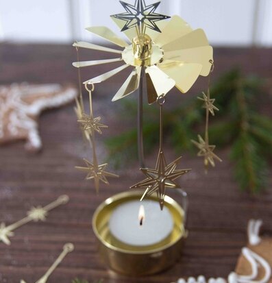 Bild av ett elegant änglaspel i vinterdekoration