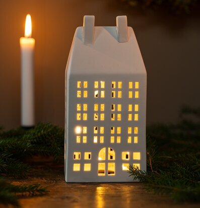 Foto av ljusstake som skapar varm och inbjudande känsla