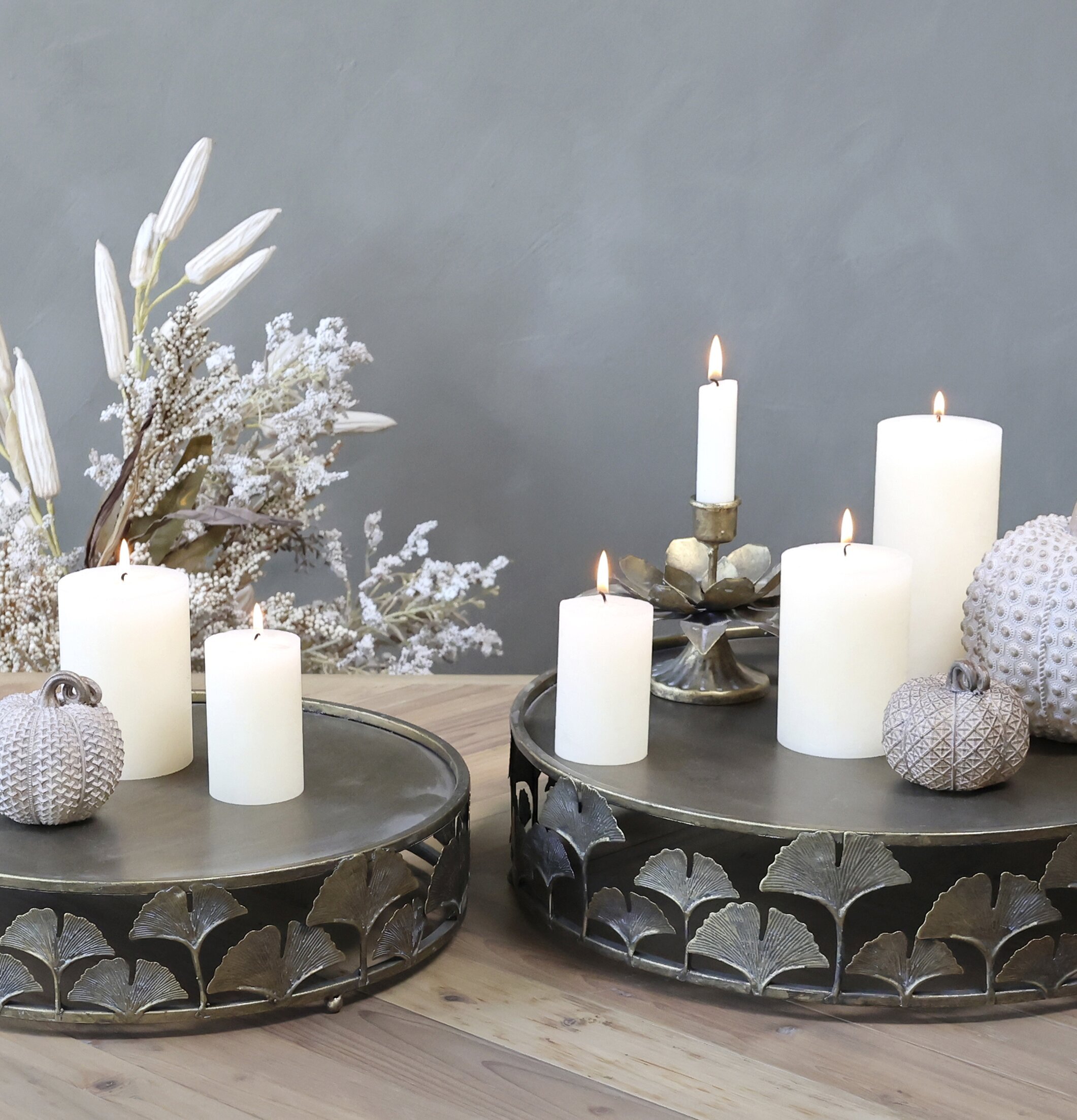 Fat Med Blomsterkant från Chic Antique med ljus och pumpor