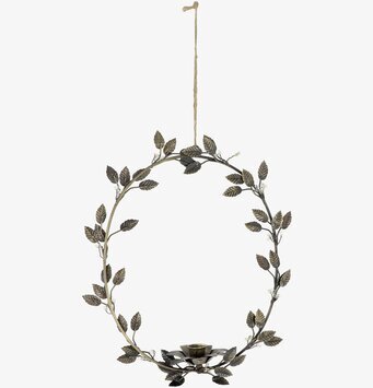 Foto av elegant ljuskrans i metall med bladdekorationer