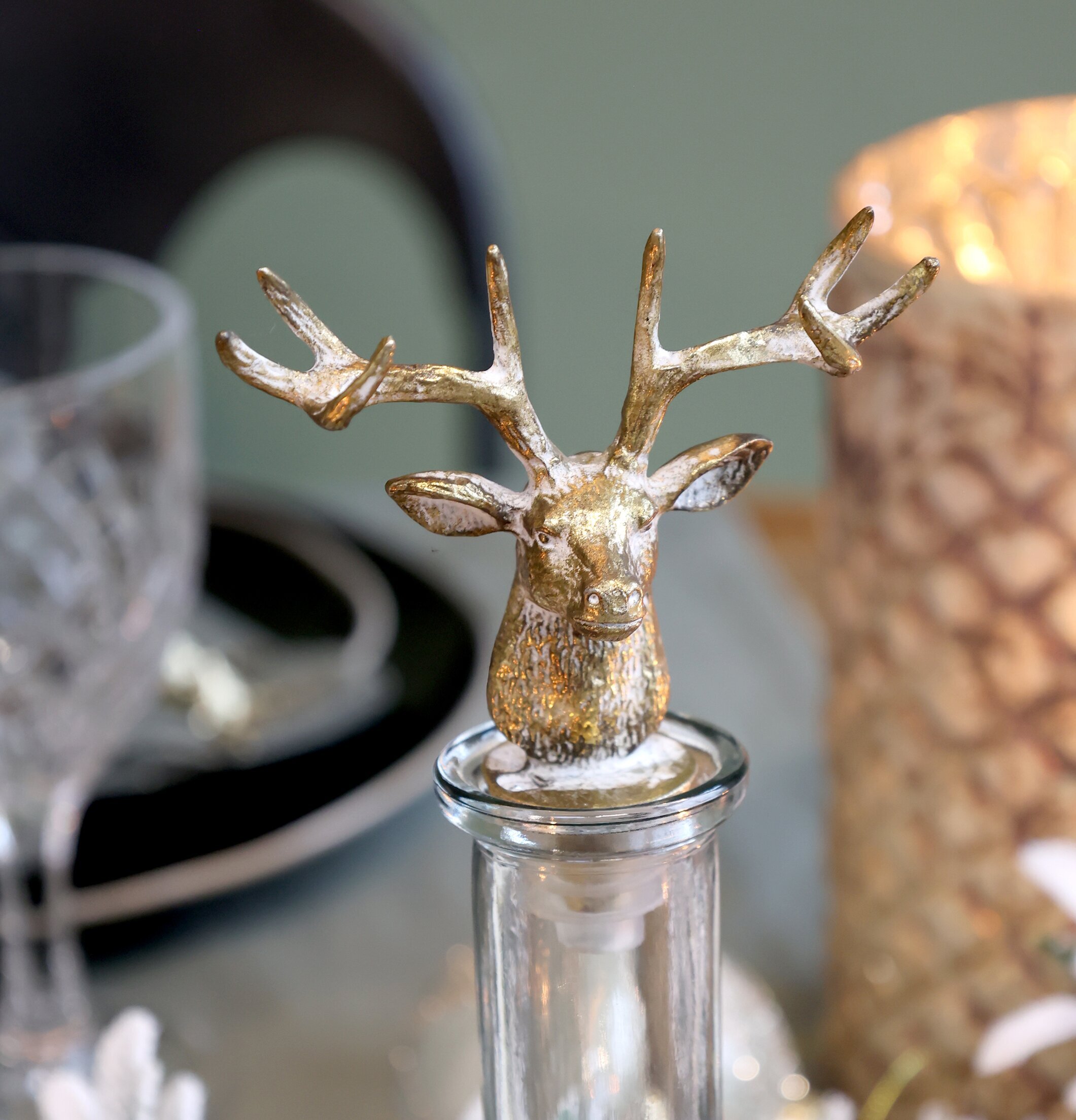 Flaskkork Hjort Antik Mässing från Chic Antique på glasflaska