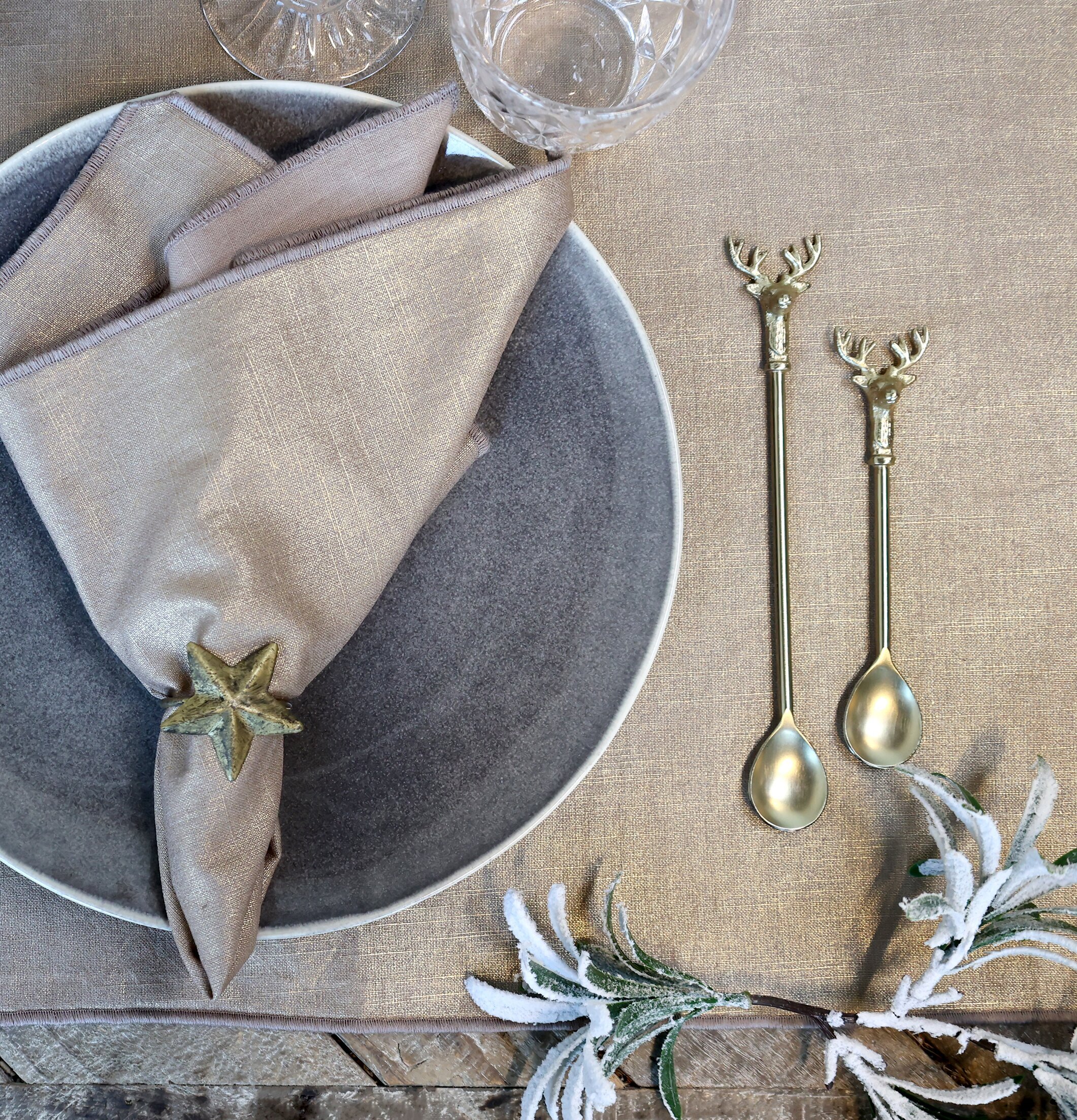 Lång Sked Hjort Antik Mässing från Chic Antique på dukning