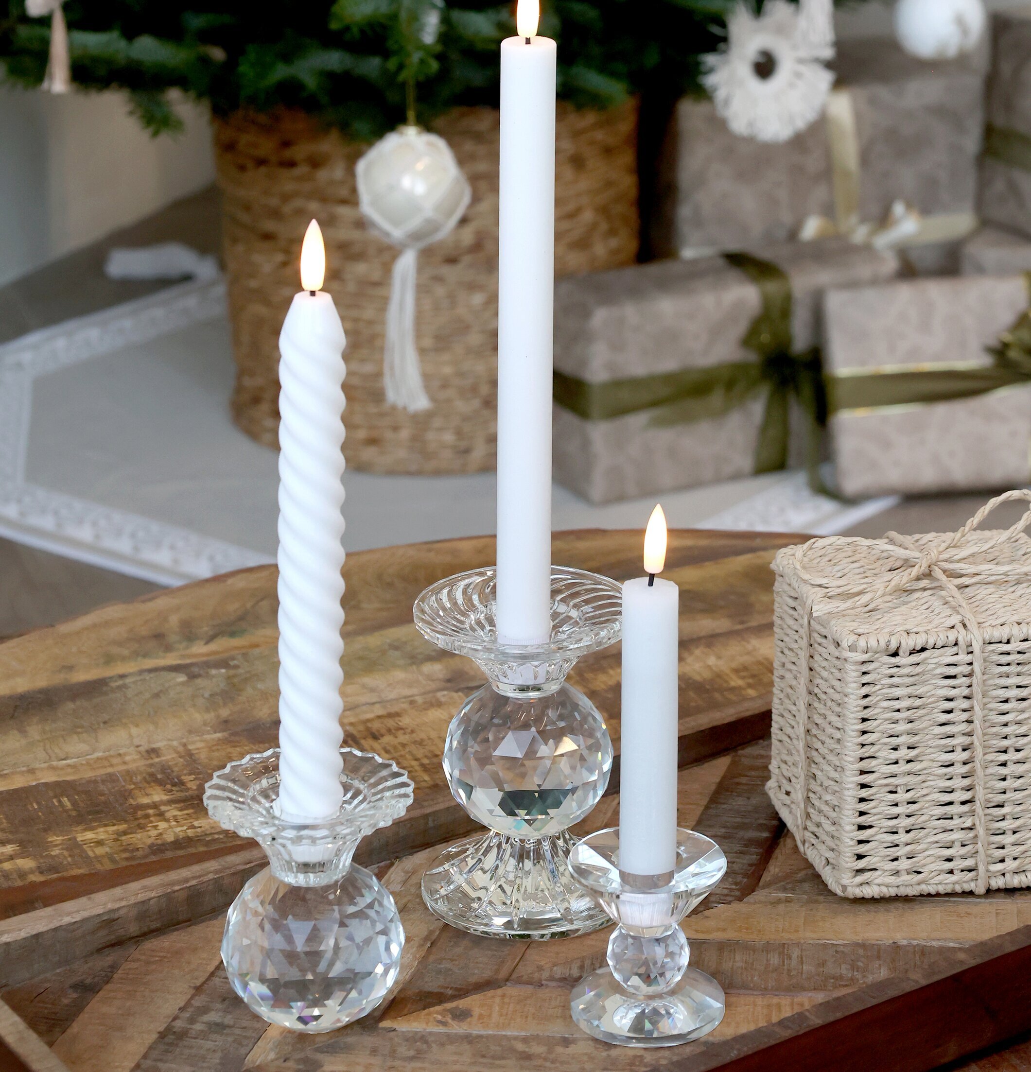 Kronljus LED Vit 2-pack 28cm från Chic Antique i ljusstakar