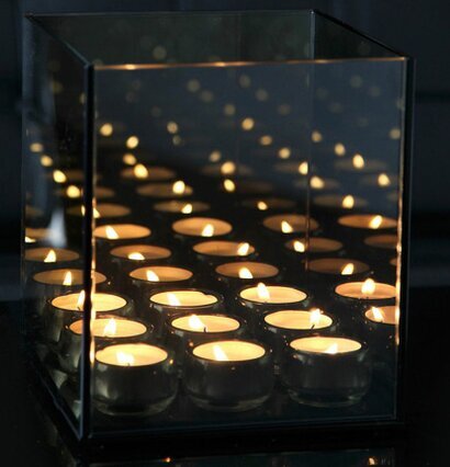 Bild av en geometrisk ljuskub för stämningsfull inredning