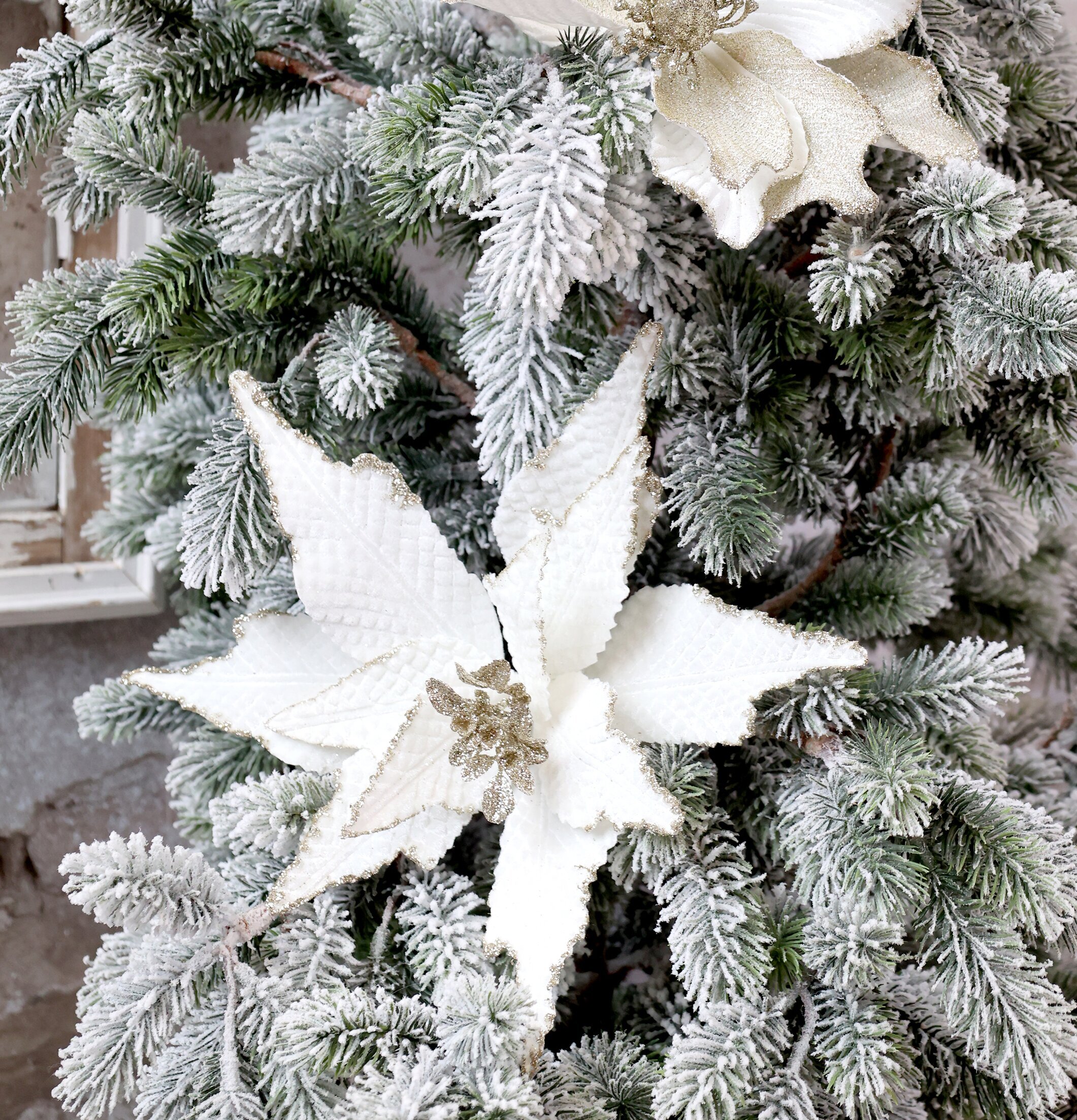 Julblomma Med Clip Vit Ø25cm från Chic Antique i frostad gran