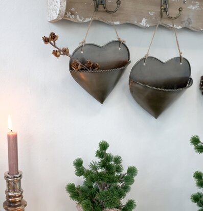 Bild av rustik inredning med hjärtformade dekorationer