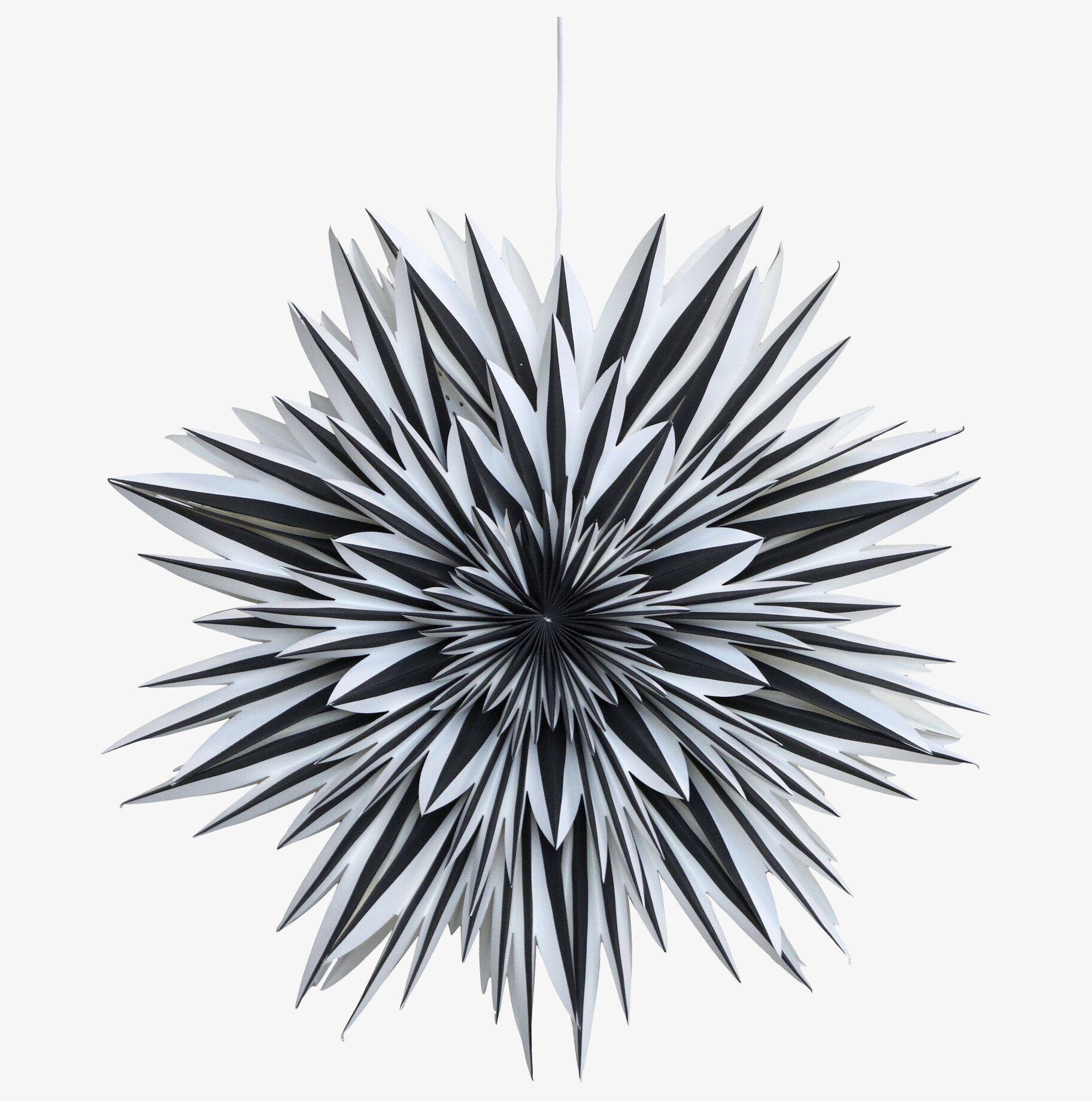 Adventsstjärna Vintage Svart från Chic Antique i minimalistisk miljö