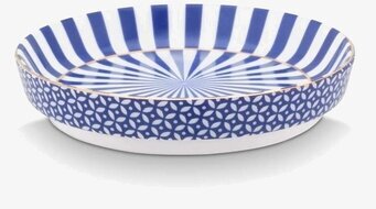 Foto av elegant fat med blått och vitt mönster