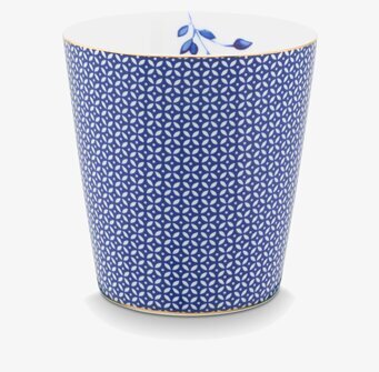 Bild av elegant mugg med blått geometriskt mönster