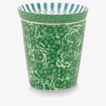 Bild av elegant mugg med grönt blommönster och fat