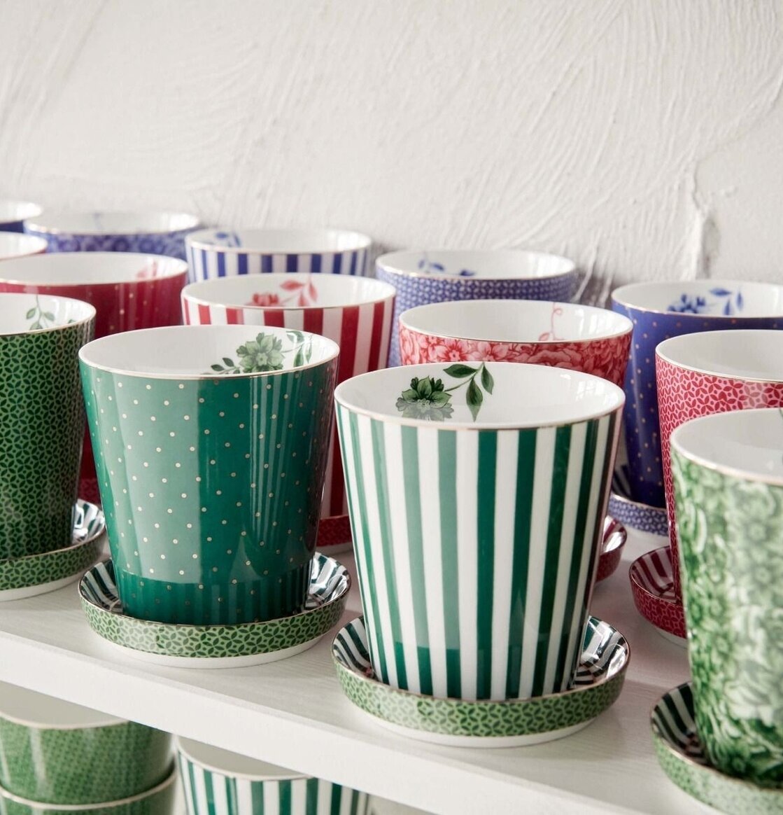 Royal Stripes Mugg & Fat Grön - PiP Studio på vit hylla