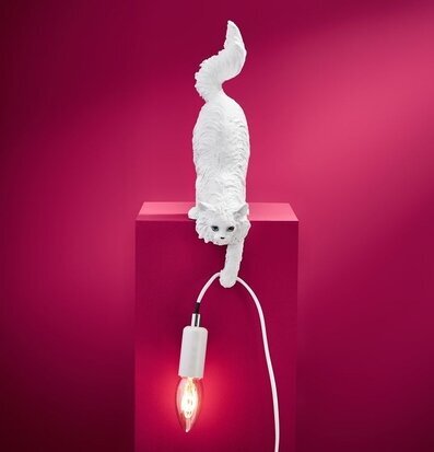 Bild av en unik och lekfull kattformad bordslampa