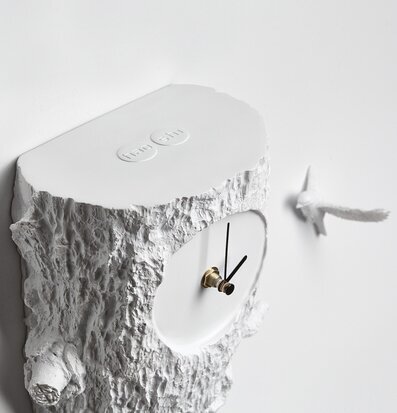 Bild av unik väggklocka med naturinspirerad design