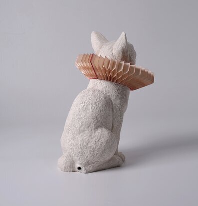 Bild av en unik bordslampa formad som en sittande katt