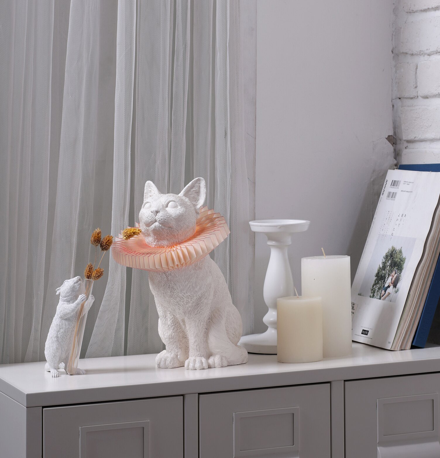 Bild av stilren bordslampa inspirerad av en katt