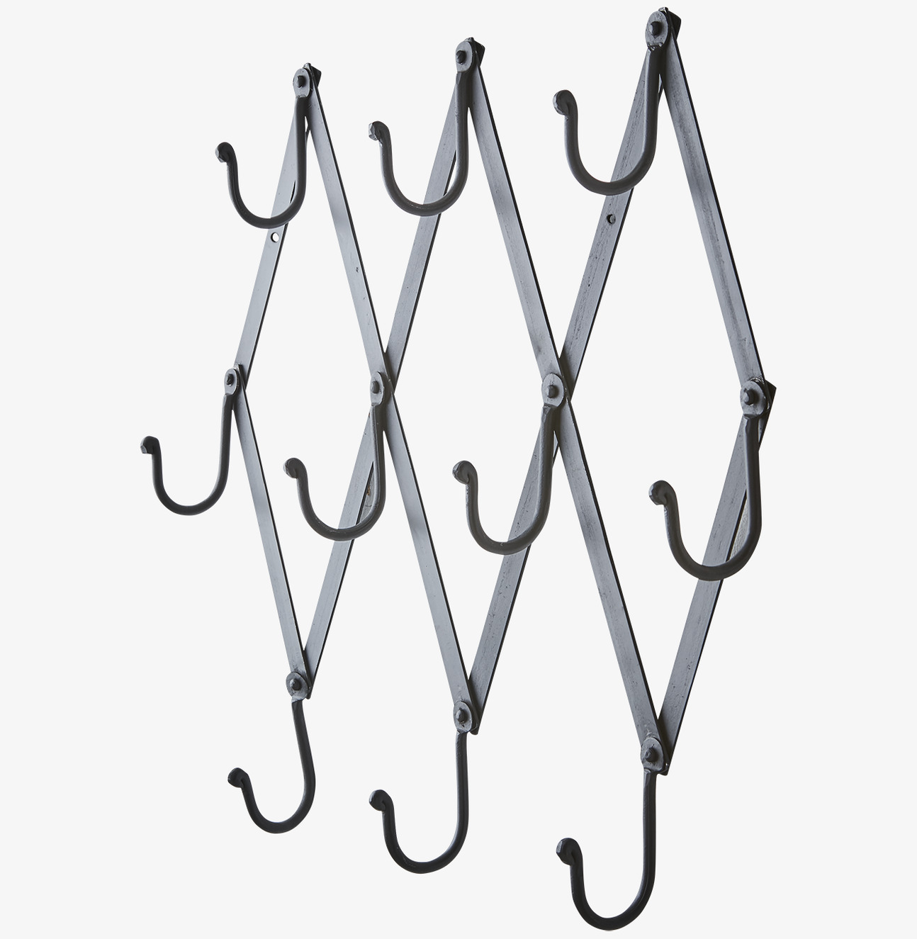 Bild av stilren svart klädhängare med sex krokar