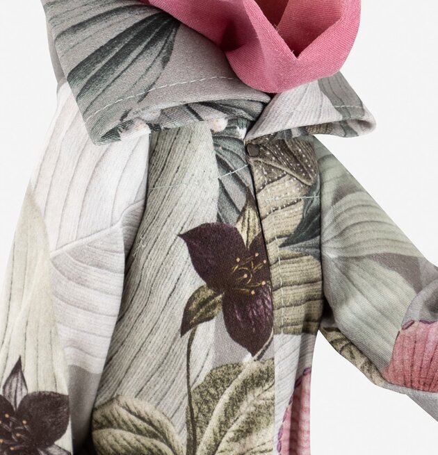 Bordslampa Evridiki från Skitso med mönstrat tyg och krage