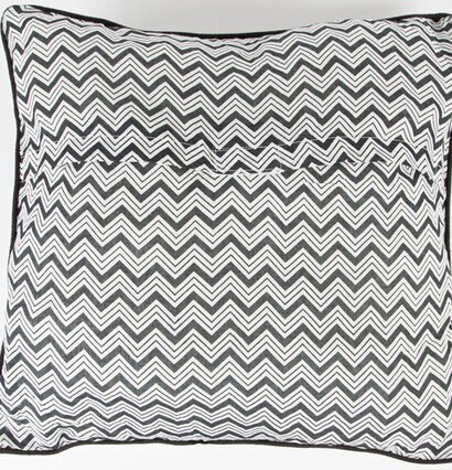 Kudde - You Are Awesome från Sass & Belle med zickzackmönster