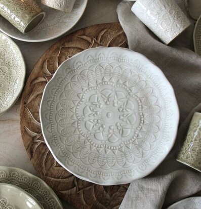 Bild av porslinsartiklar med harmonisk estetik