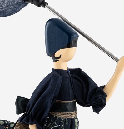 Bild av stilfull och detaljrik bordslampa med charm