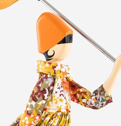 Foto av en unik och färgstark bordslampa i hösttoner