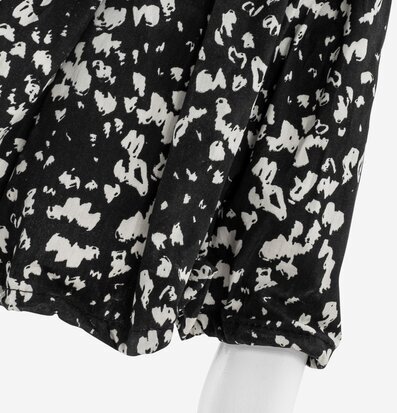 Bild av detaljrik bordslampa med abstrakt mönster