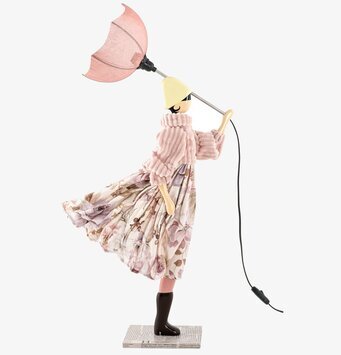 Foto av unik bordslampa med konstnärlig design