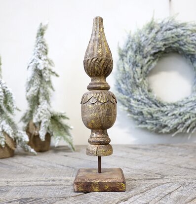 Bild av smakfullt arrangerat bord med vinterkänsla