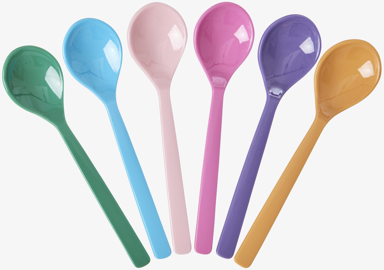 Korta Skedar 6-pack från Rice i olika färger på rad