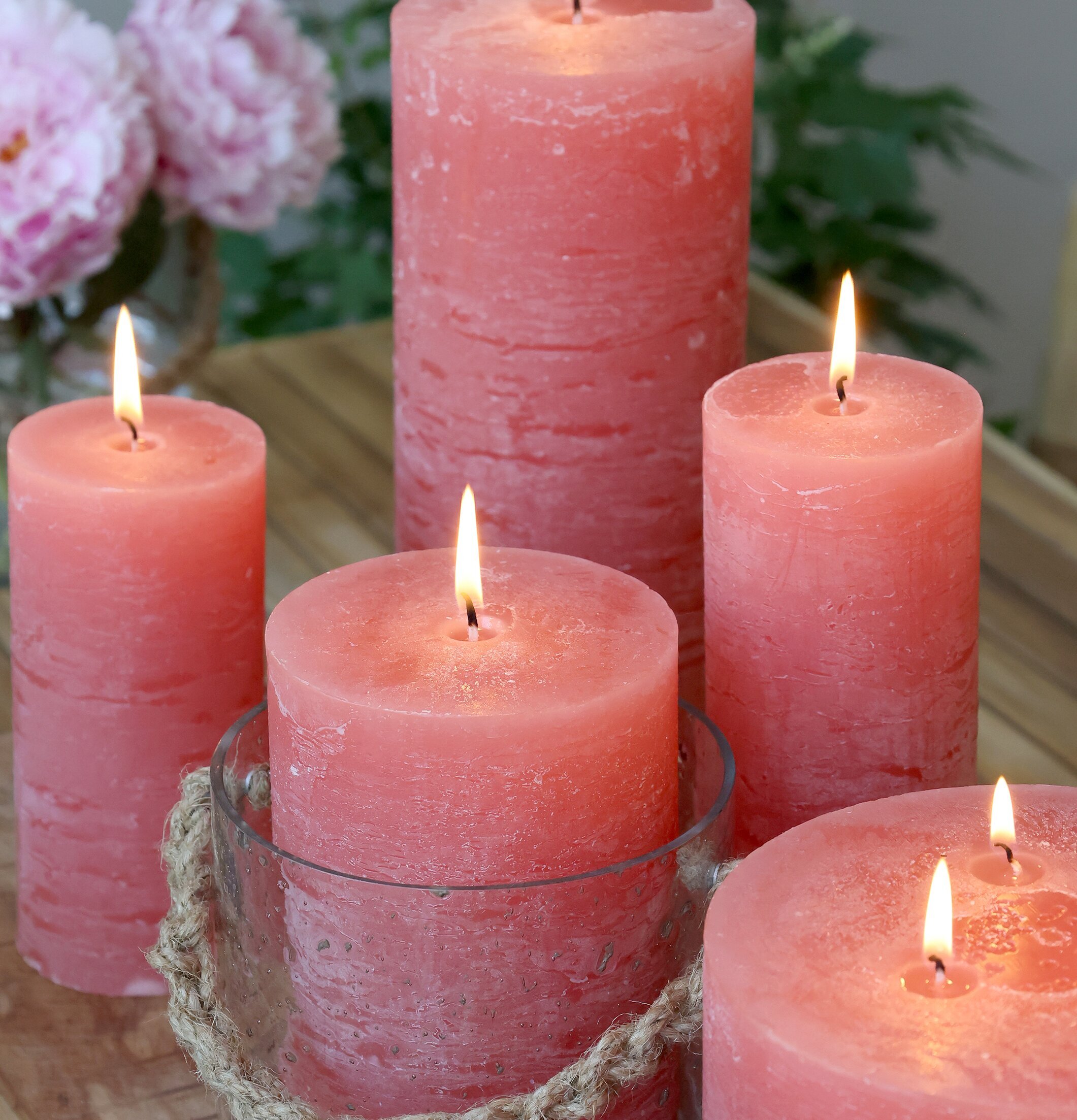 Blockljus Rustik Raspberry 150 Tim från Chic Antique på bord