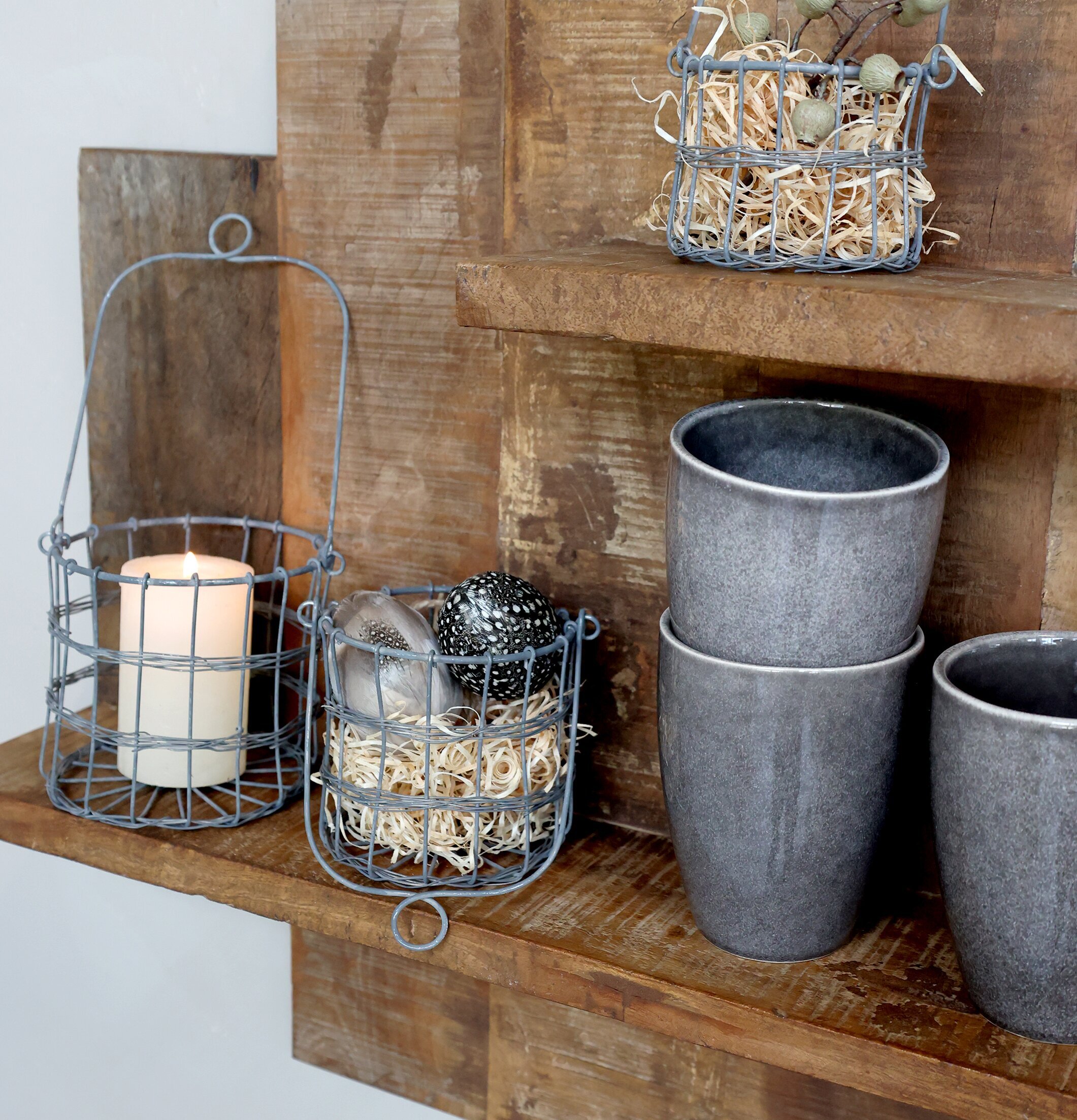 Vägghylla Grimaud från Chic Antique med rustik charm