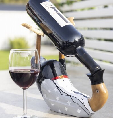 Bild av charmig vinflaskhållare i bambu och glas