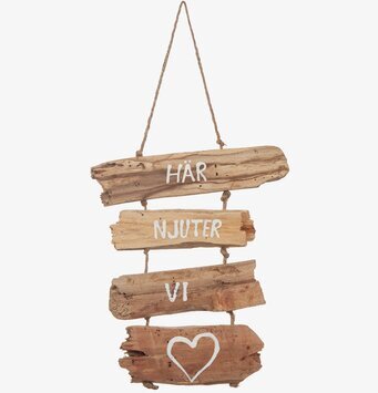 Bild av dekorativ hängskylt i rustik drivvedsdesign