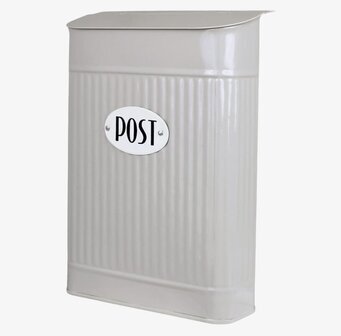 Bild av stilren postlåda i subtilt beige färgschema