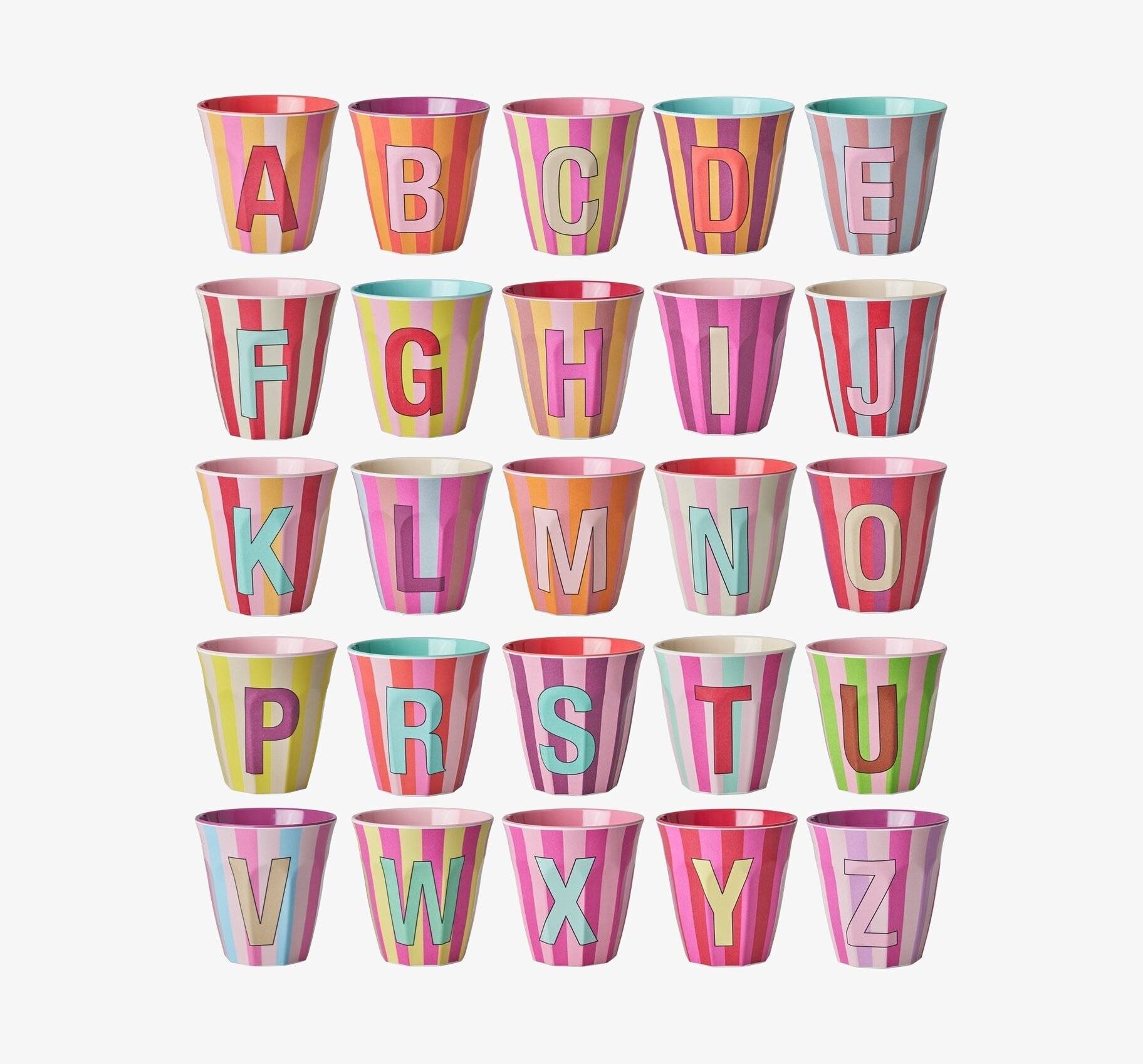 Melaminmugg Alphabet Stripes Pink från Rice, färgglad