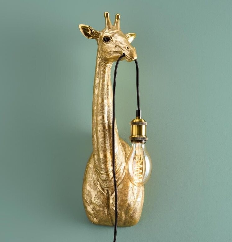 Vägglampa Giraff Guld från Werner Voss på ljusgrön vägg