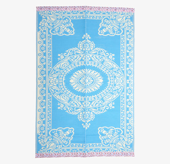 Bild av rektangulär plastmatta med elegant design