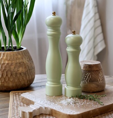 Bild av harmoniskt kök med eleganta detaljer