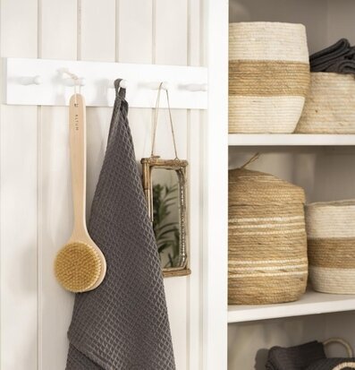 Bild av smakfullt organiserat och harmoniskt rum