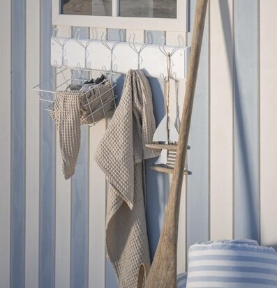 Foto av rustik fasad med nautisk och harmonisk stil