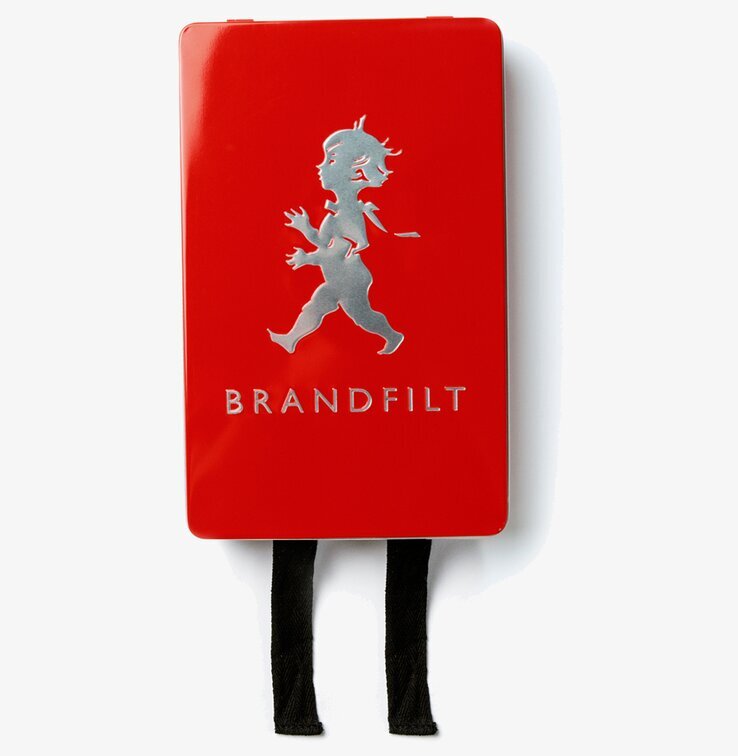 Brandfilt Röd från Solstickan med rött hölje och logotyp