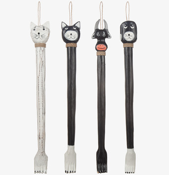 Bild av ryggkliare med djurhuvuden och kreativa detaljer