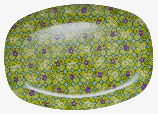 Tallrik Clover från Rice med grönt mönster av blommor och blad