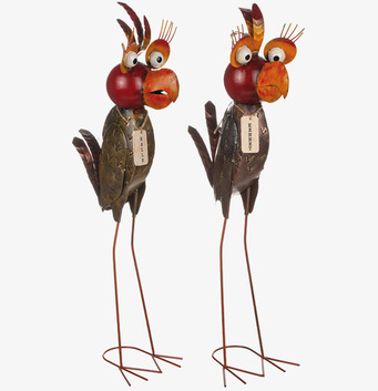 Bild av färgstarka och humoristiska fågelskulpturer