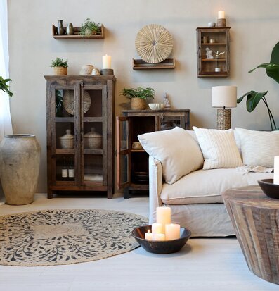 Bild av smakfullt inredd interiör med rustik känsla