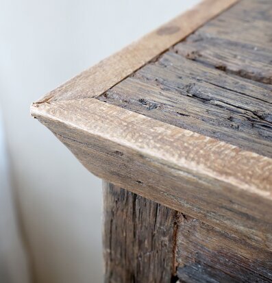 Foto av rustik möbeldetalj med naturlig trätextur