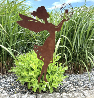 Bild av trädgårdsdekoration med älva i rostig finish