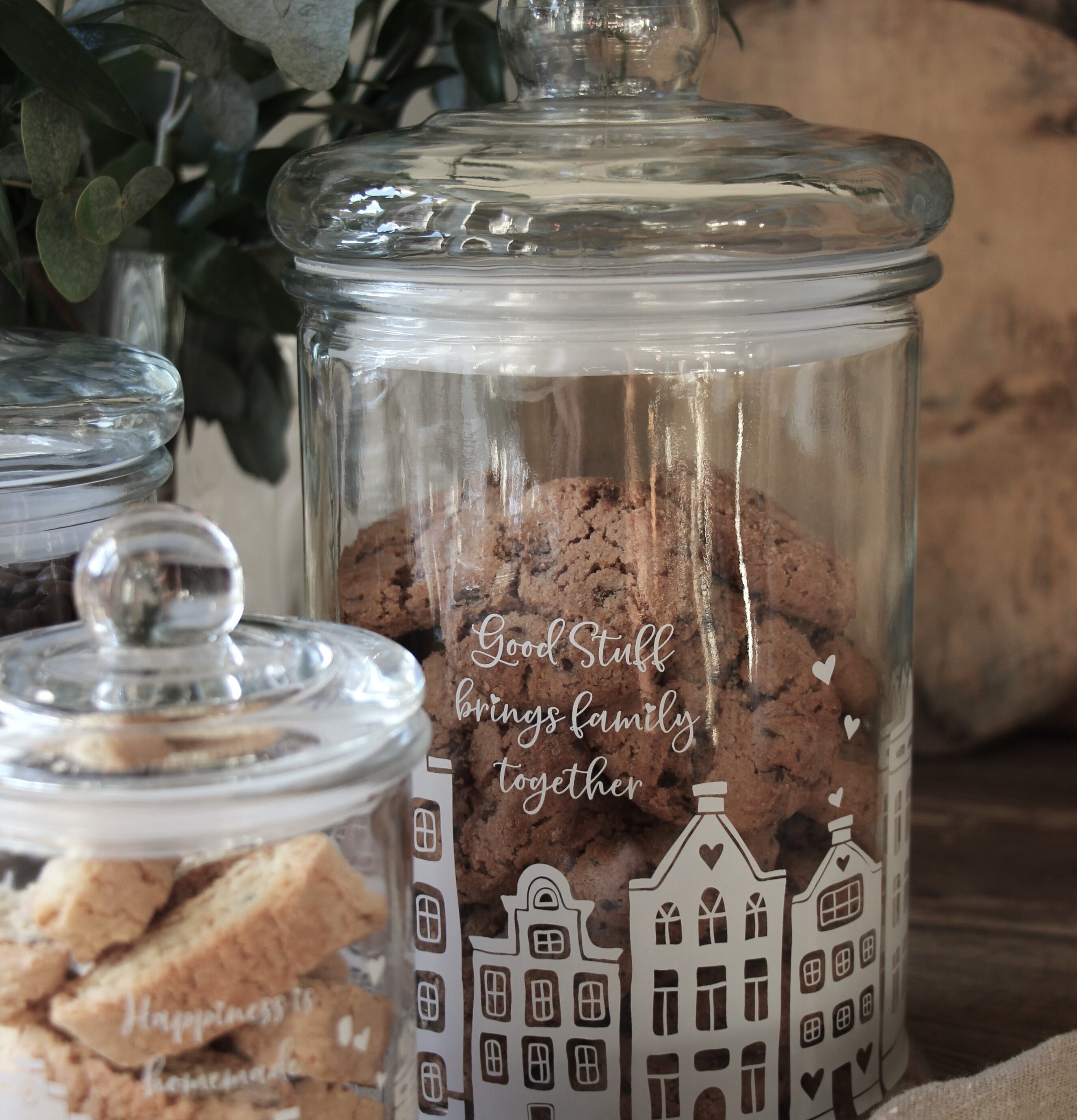 Bild av charmiga glasburkar för hemtrevlig atmosfär