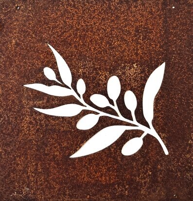 Bild av dekorativ skylt med olivkvist och rostig bakgrund