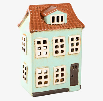 Bild av charmig ljuslykta formad som ett hus